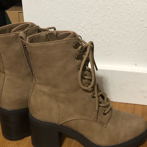 Tan combat booties - Picture 3 of 6
